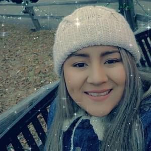 Meet your Posher, Claudia